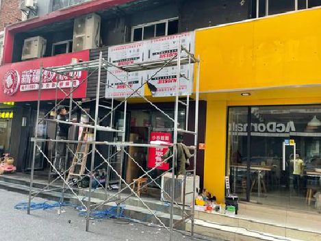 藤县制作广告招牌如何避免它发黄？